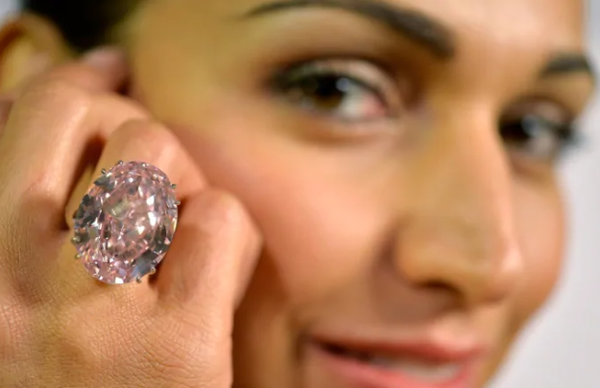 59.6 캐럿 핑크 스타 다이아몬드