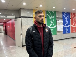 [K리그1 라이브] '서울 데뷔' 둑스, 목표는 우승! "팀 돕는 것이 가장 중... - 뉴스 썸네일 이미지