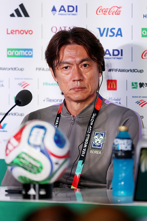 [월드컵 PRESS] ‘비겨도 32강’ 홍명보 감독, “남아공전 2~3개 포지션 변화” 예고